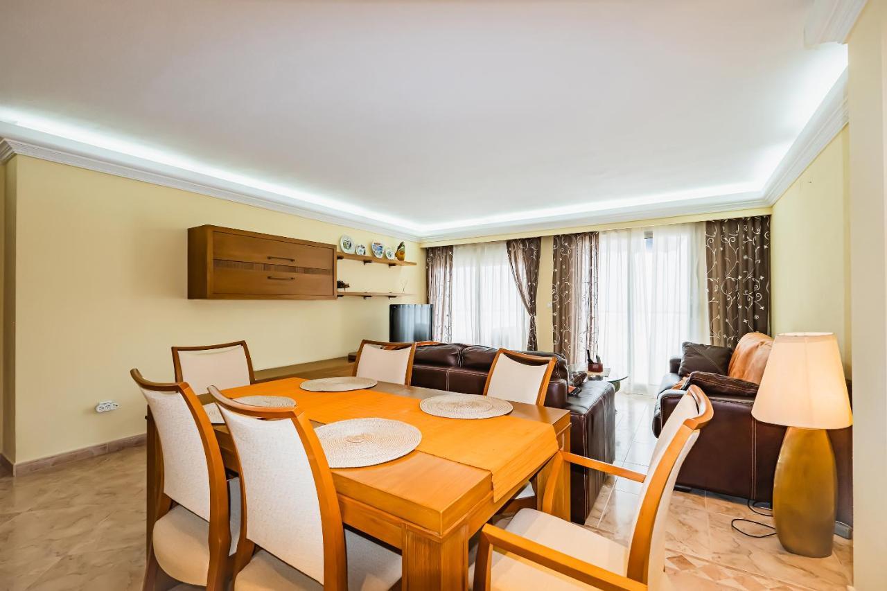 Apartment Am *